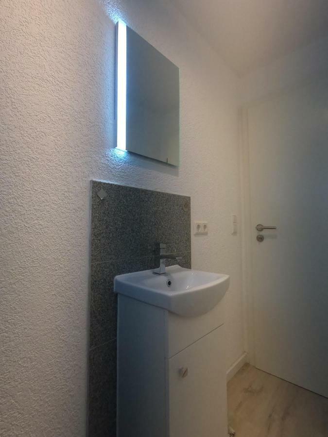 Moderne Helle 2,5 Zimmer Wohnung Mit Grossem Bad Und Kueche In Trossingen Dış mekan fotoğraf